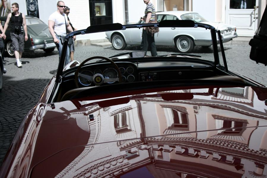 Интерьер Ferrari 250 GT Cabriolet (Serie II) 1960 года  (фото 10 из 12)